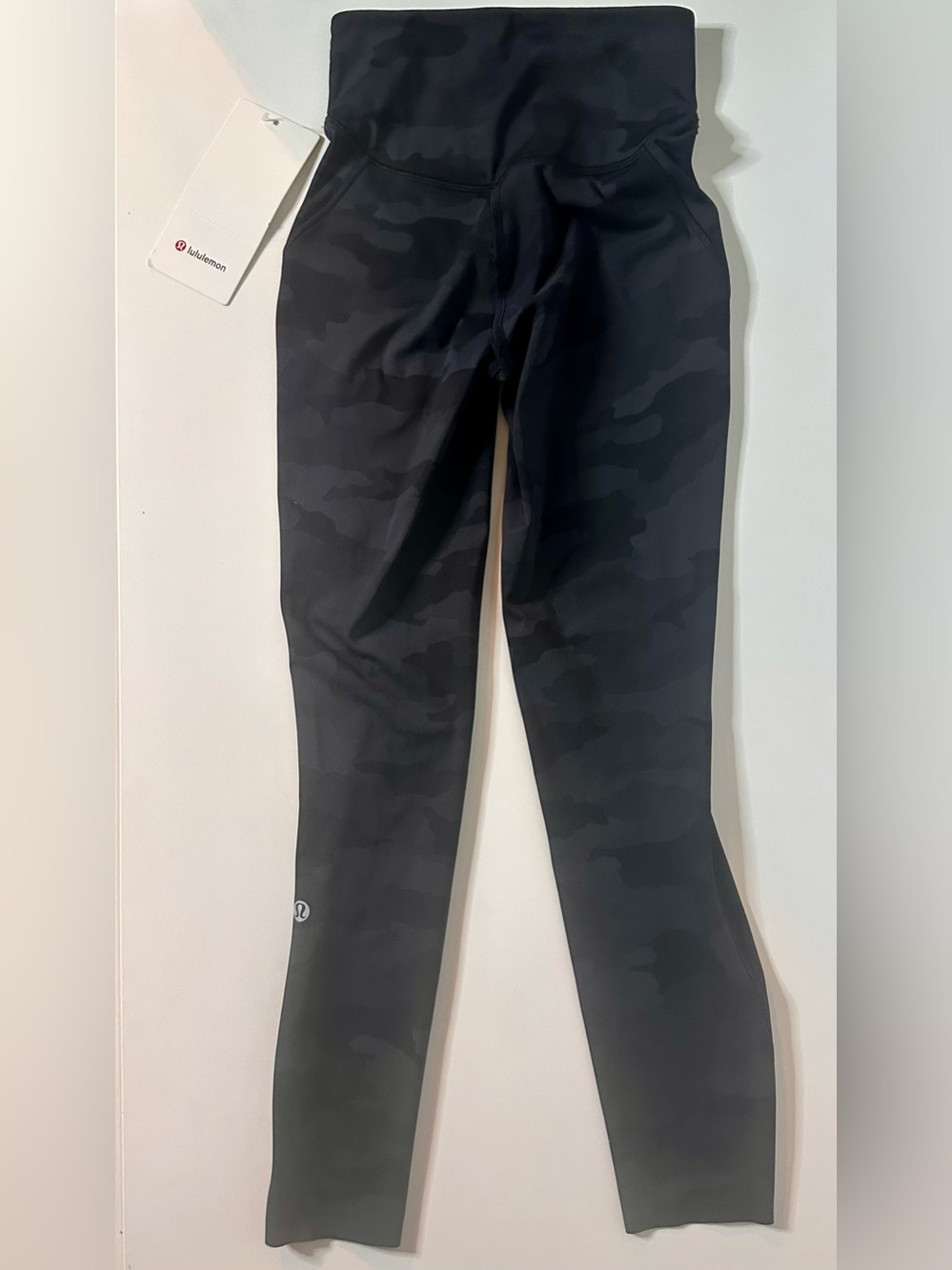 Lululemon Base Pace HR Tight 25” Black Camo Leggings NWT Size 0 - Picture 2 of 7